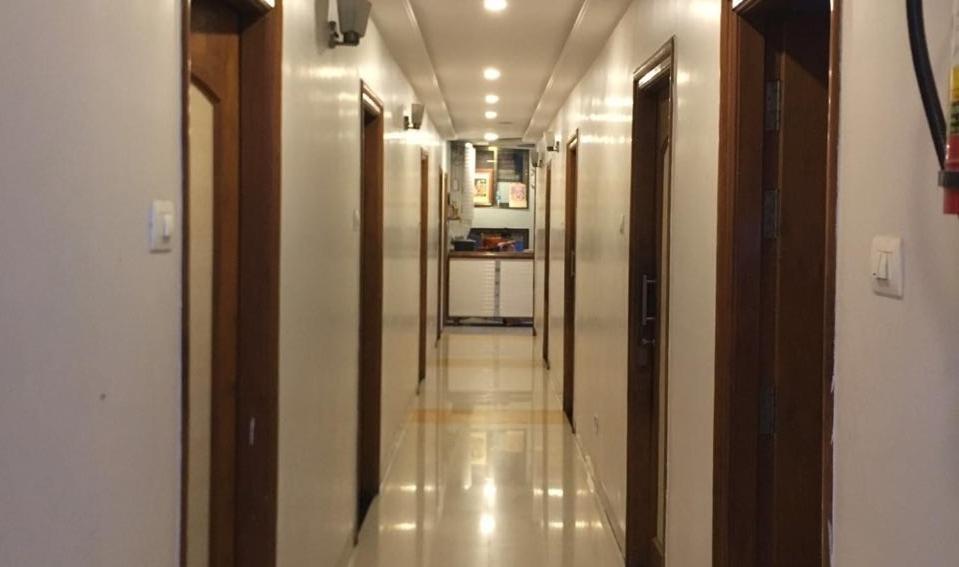 Hotel Sairaj Palace Shirpur Bagian luar foto