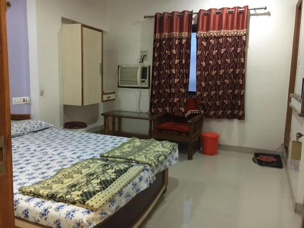 Hotel Sairaj Palace Shirpur Bagian luar foto