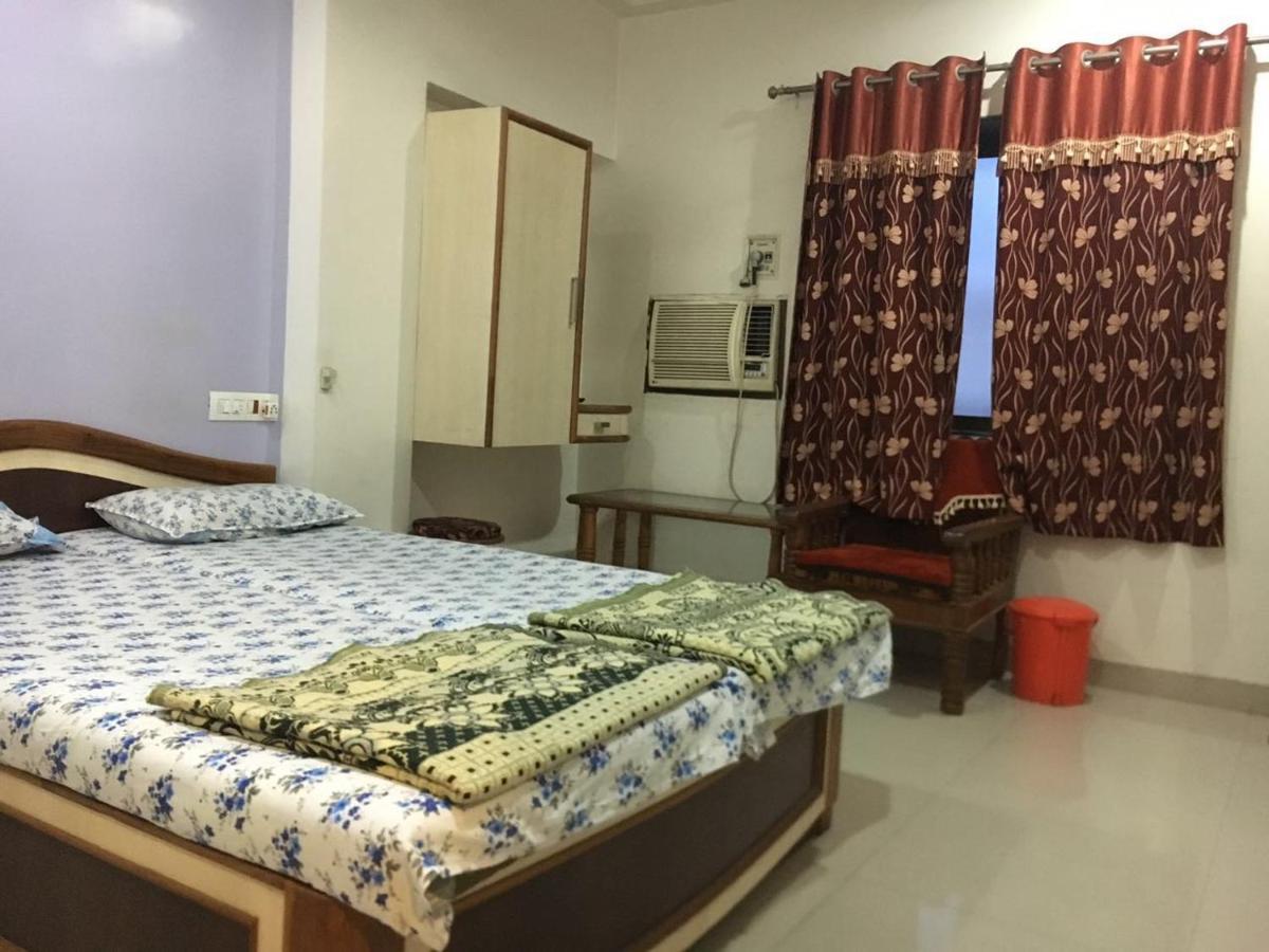 Hotel Sairaj Palace Shirpur Bagian luar foto