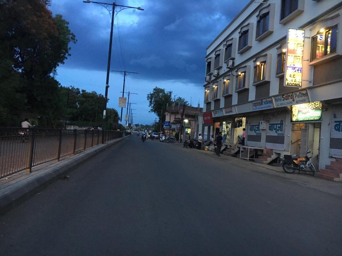 Hotel Sairaj Palace Shirpur Bagian luar foto